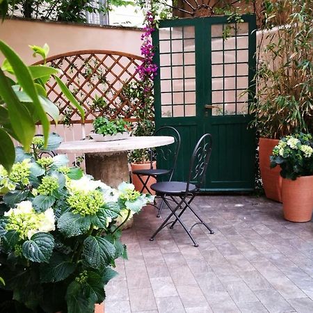 B&B La Piazzetta Delle Regine Róma Kültér fotó