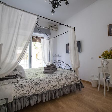 B&B La Piazzetta Delle Regine Róma Kültér fotó